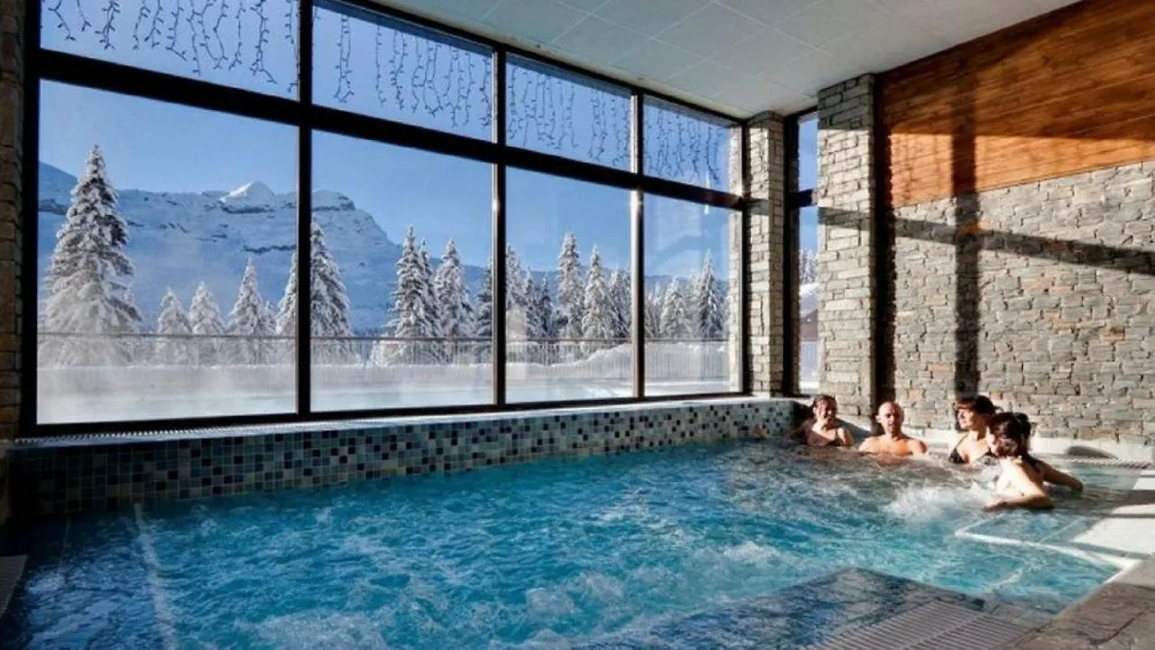 Flaine Prime Ski In, Ski Out Apartment